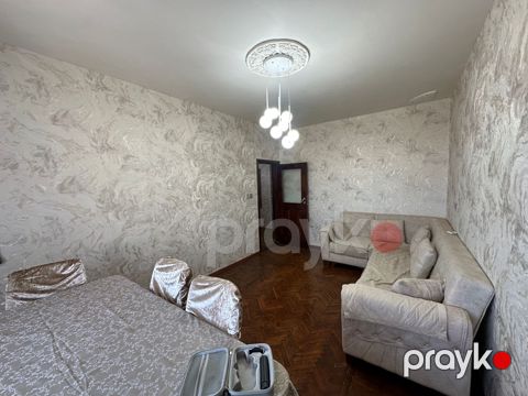 Satılır 4 otaqlı köhnə tikili 90 m² — Bakı