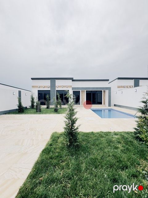 Satılır 4 otaqlı həyət evi/bağ evi 140 m² — Bakı