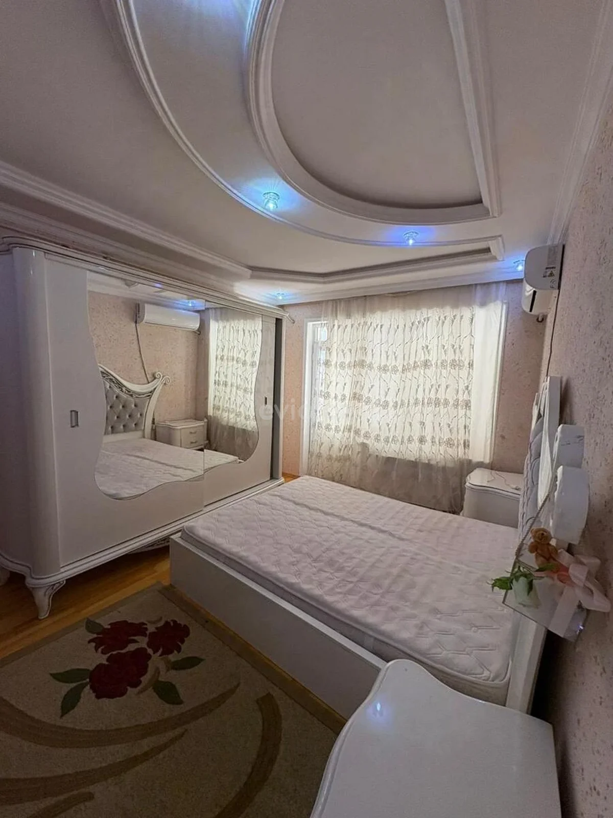 Kirayə 3 otaqlı mənzil 8 Noyabr metrosu yaxınlığında — Mənzil, Bakı (3)