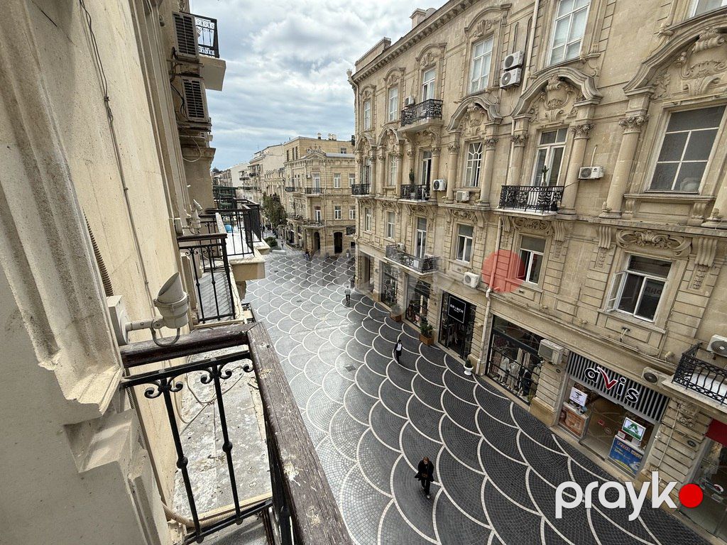 Satılır 4 otaqlı köhnə tikili 130 m² — Mənzil, Bakı (2)