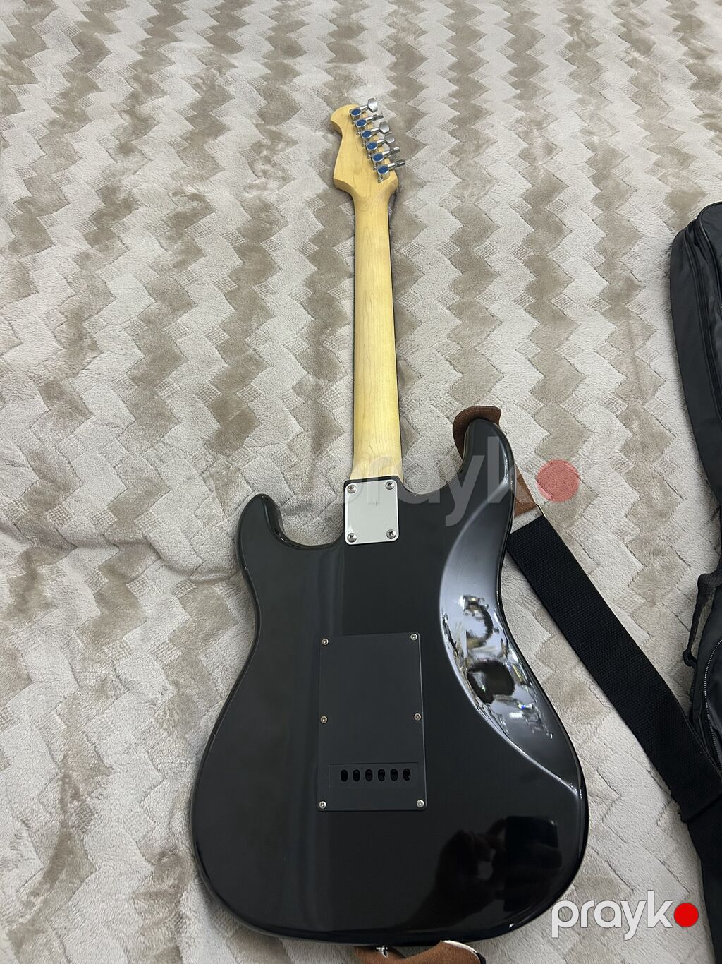 Elektrik gitara — Gitarlar və digər simli alətlər, Bakı (2)