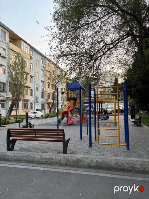Satılır 2 otaqlı köhnə tikili 40 m²