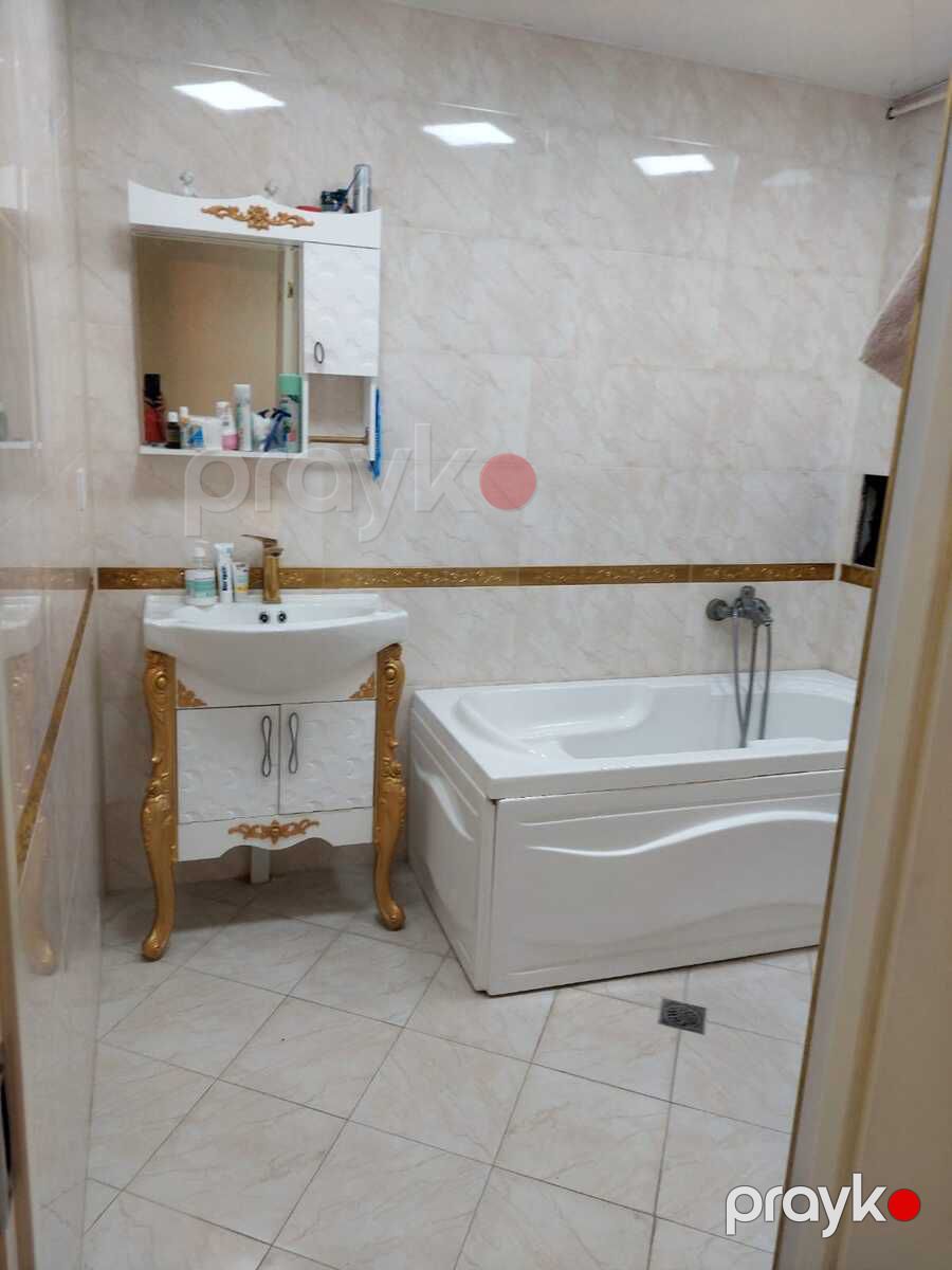 Satılır 2 otaqlı köhnə tikili 65 m² — Mənzil, Bakı (12)