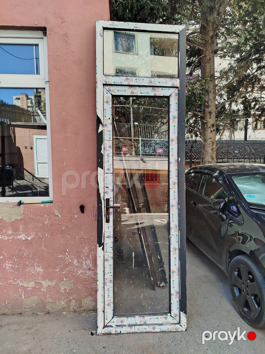 Plastik qapı — Təmir və inşaat, Bakı (2)