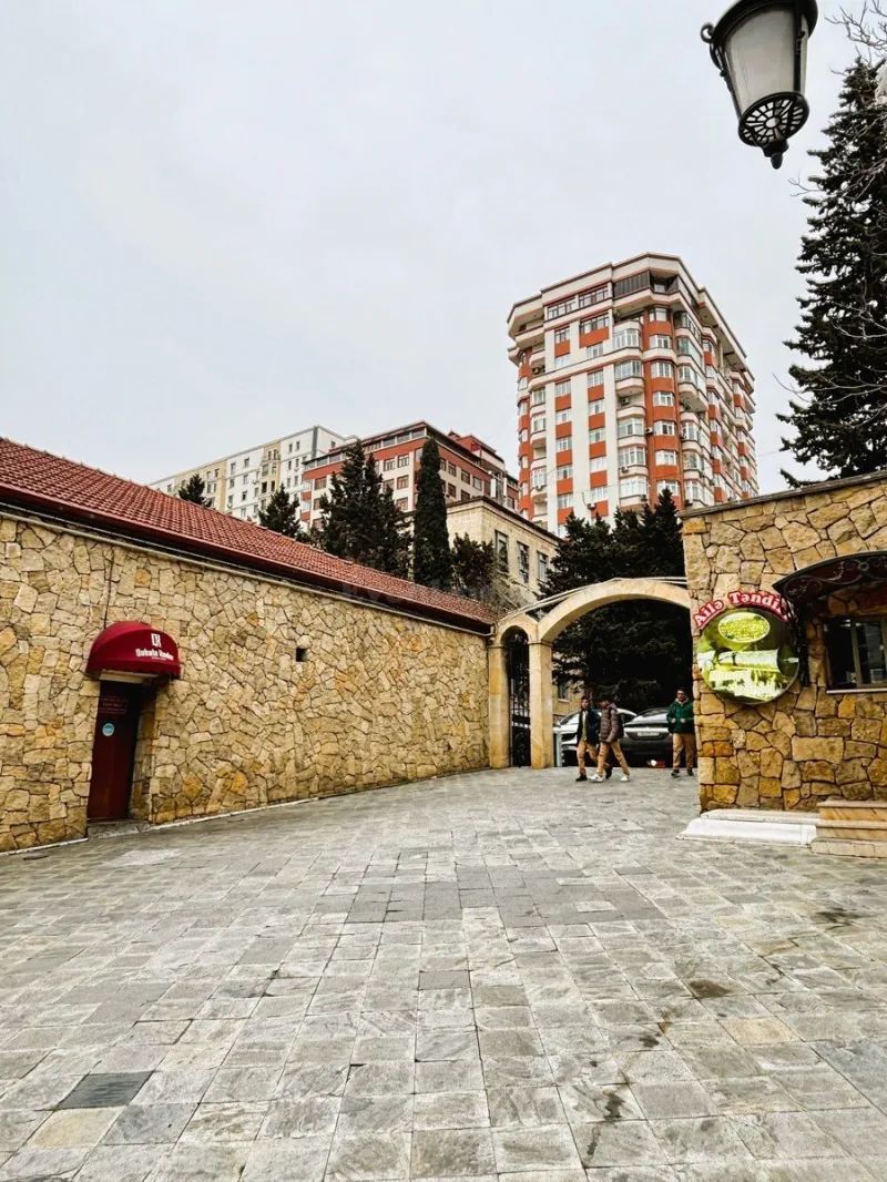 Satılır 3 otaqlı Mənzil Köhnə tikili 657 m² Bakı, Nəsimi r., 28 May m