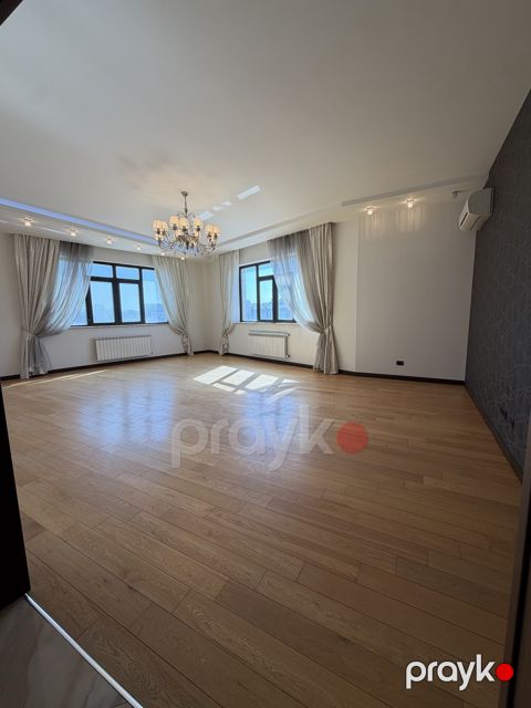 Satılır 4 otaqlı yeni tikili 190 m² — Bakı