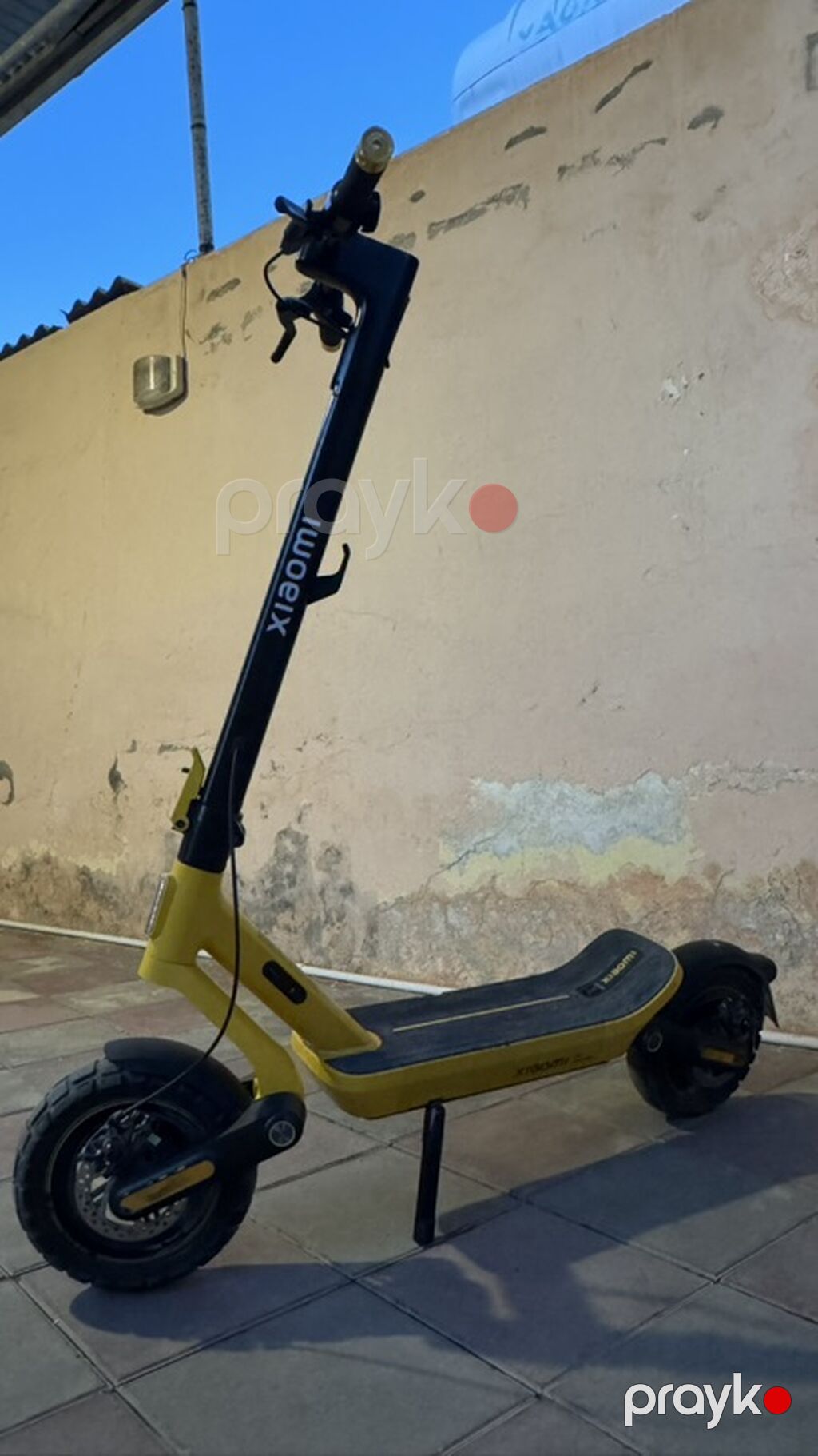 Xiaomi elektrik skuter - Rəng: sarı-qara - Geniş və sürüşməyən ayaq — Skuterlər, Salyan (2)