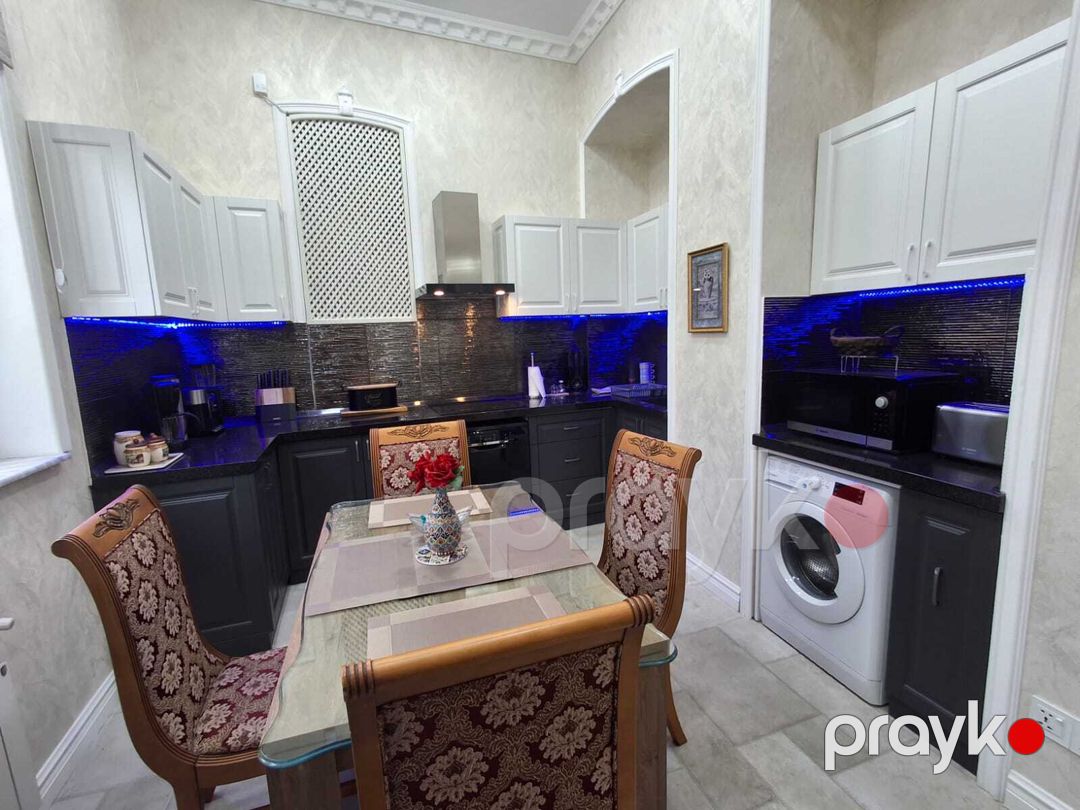 Satılır 5 otaqlı köhnə tikili 150 m² — Mənzil, Bakı (8)