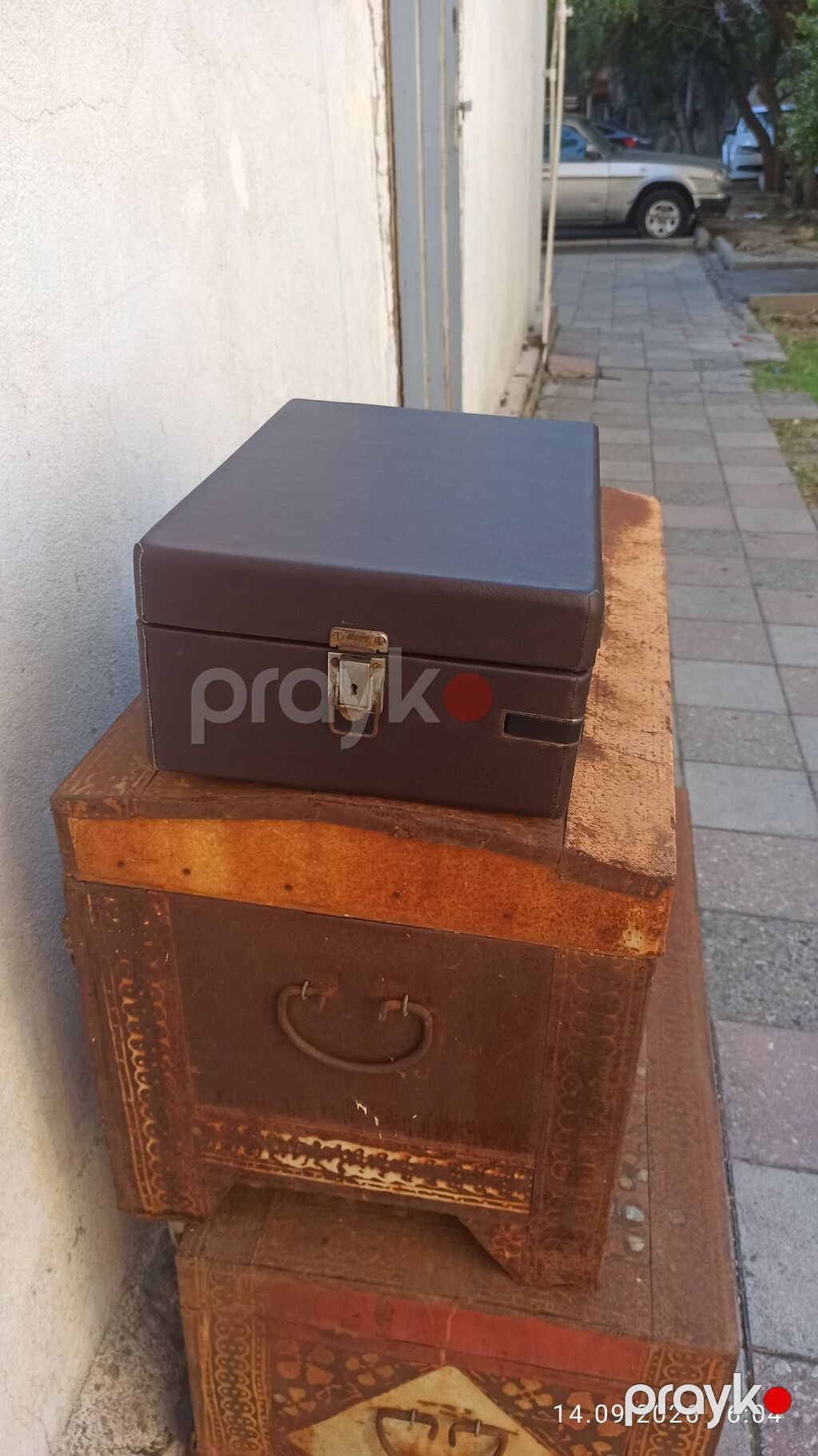 Portativ vintaj qrammofon satılır. Çamadan tipli korpusda hazırlanıb — Vinil proqreslər və aksesuarlar, Bakı (3)