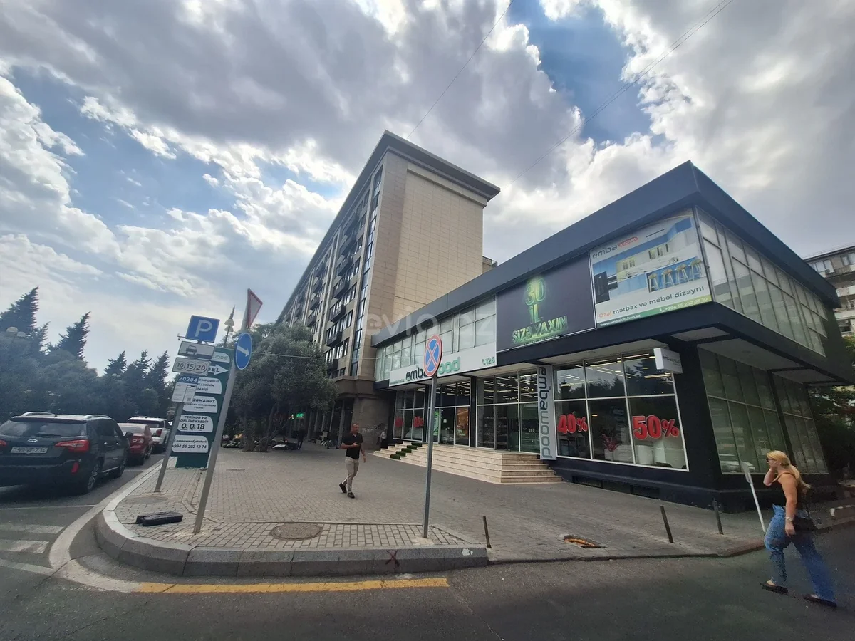 Kirayə 3 otaqlı mənzil Gənclik metrosu yaxınlığında — Mənzil, Bakı (11)