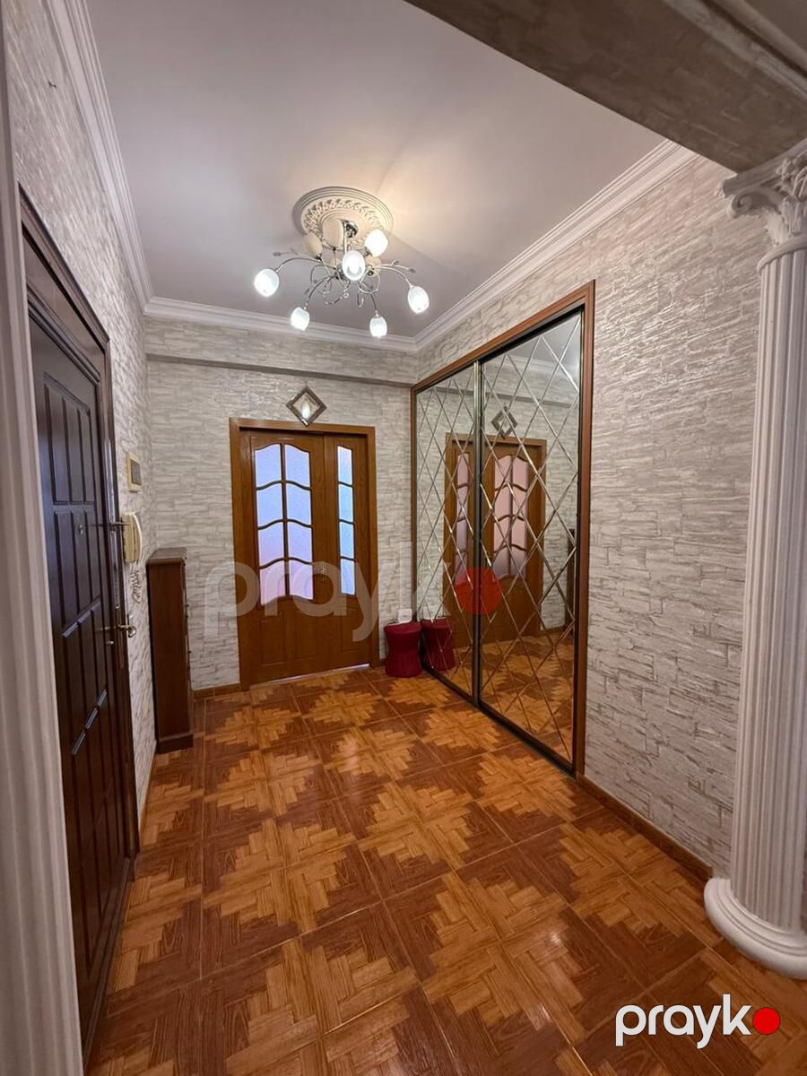 Satılır 5 otaqlı köhnə tikili 240 m² — Mənzil, Bakı (6)