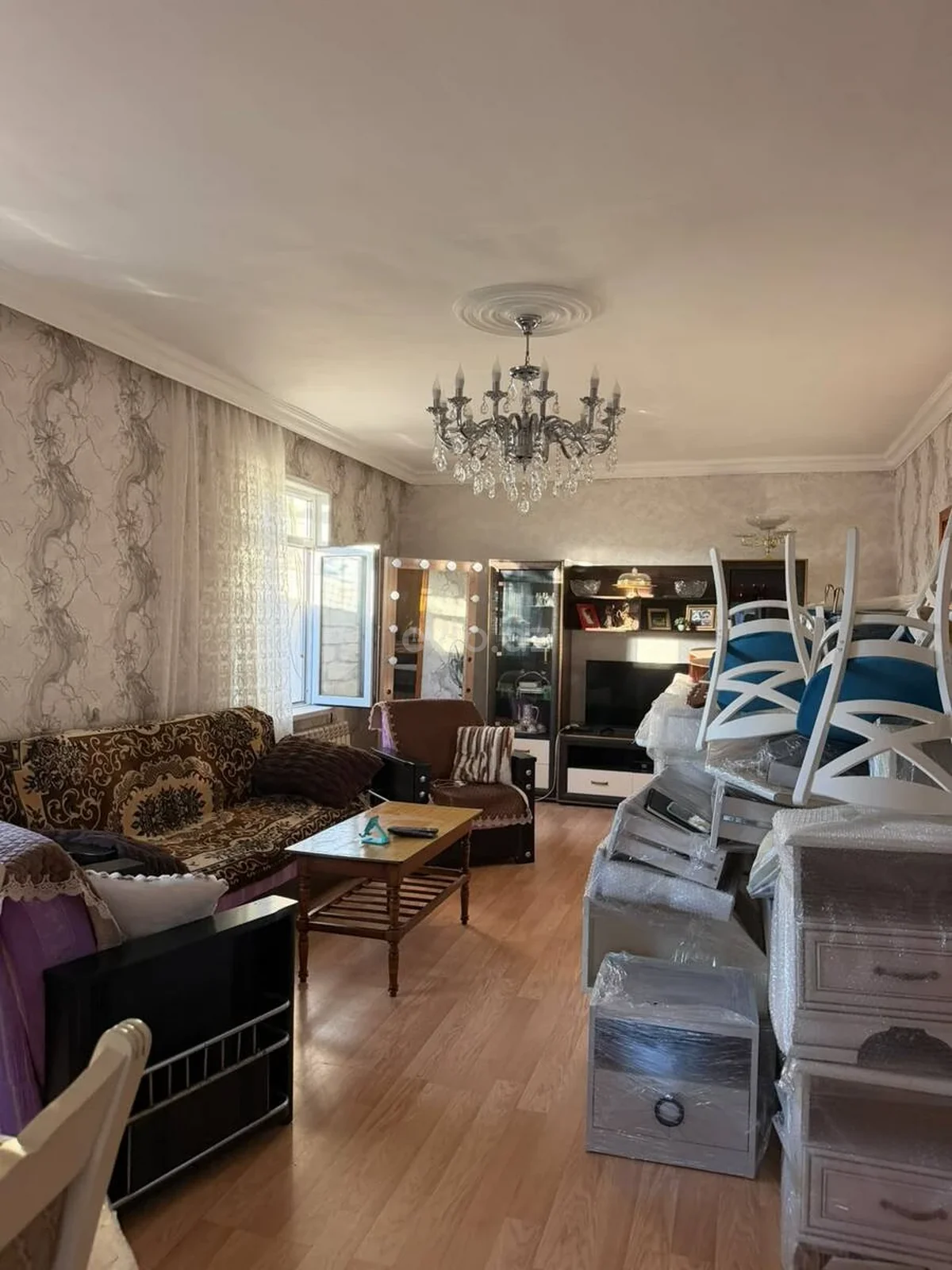 4 otaqlı orta təmirli mənzil satılır Maştağa qəsəbəsində — Bakı