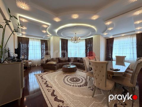 Satılır 4 otaqlı yeni tikili 220 m² — Bakı