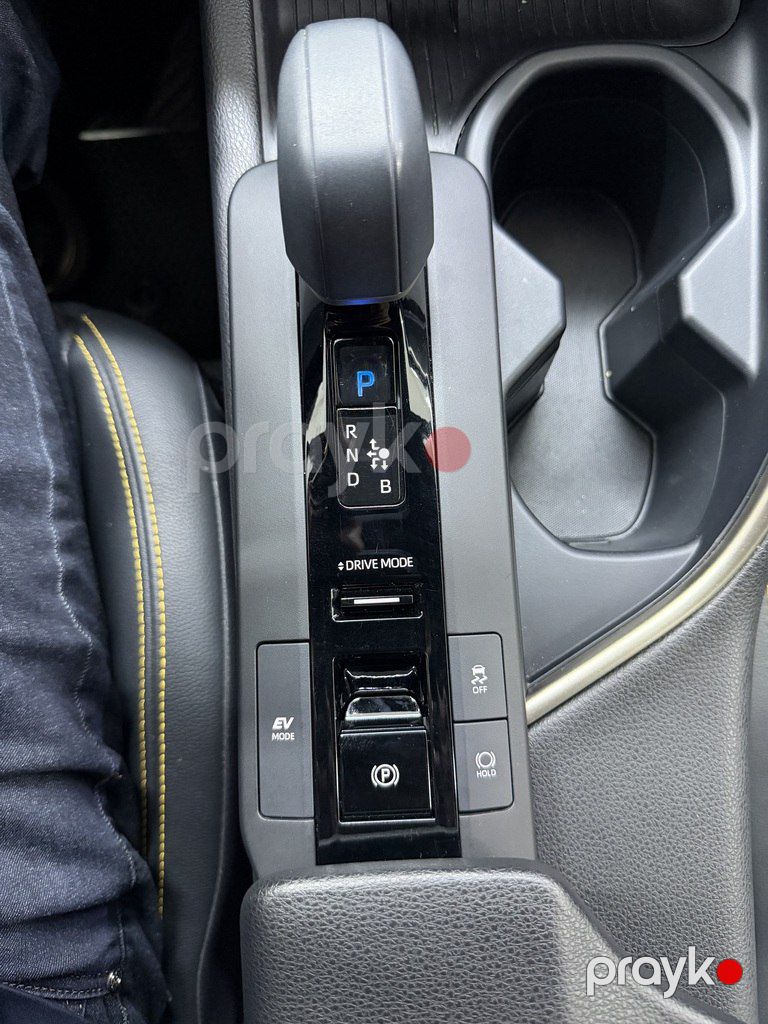 Toyota C-HR, 2.0 L, 0.91 kWh, 2024 il, 30 000 km — Avtomobillər, Bakı (7)