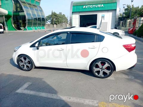 Kia Rio, 1.6 L, 2013 il, 388 888 km — Bakı