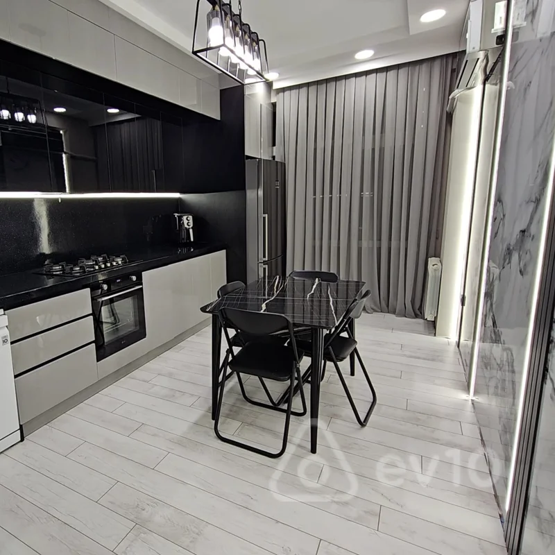 3 otaqlı mənzil, 140 m², City Qarden — kirayə — Mənzil, Bakı (2)