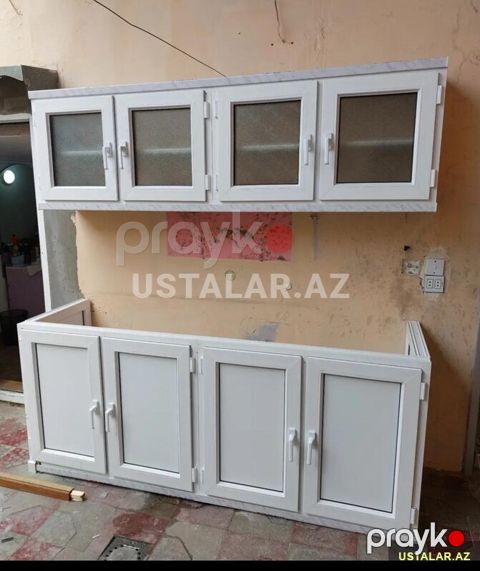 Plastikden hazirlanmis yay metbexleri — Bakı