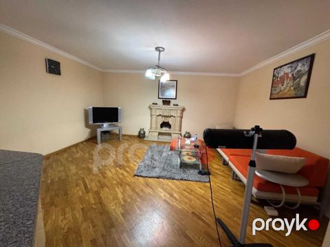 Satılır 3 otaqlı köhnə tikili 95 m² — Bakı