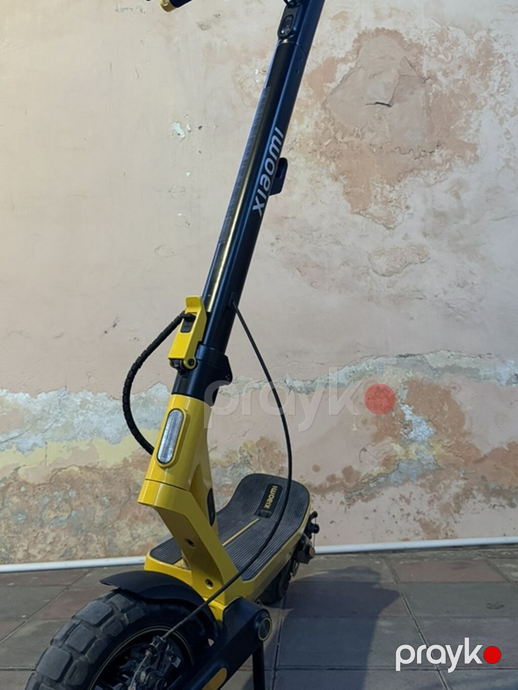 Xiaomi elektrik skuter - Rəng: sarı-qara - Geniş və sürüşməyən ayaq — Skuterlər, Salyan (8)