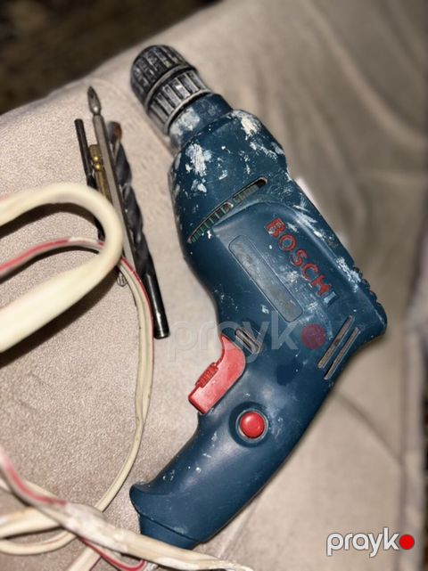 Bosch elektrik dreli – Tam işləkdir, problemi yoxdur. Qiymət: 40m — Bakı