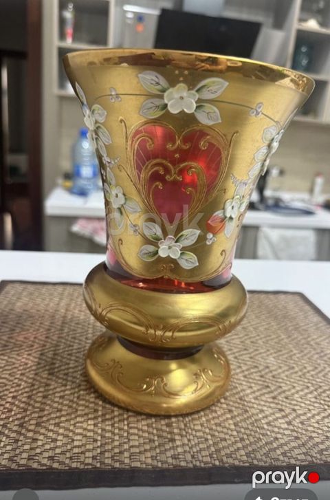Bir vaza, Bogem şüşəsi — Bakı