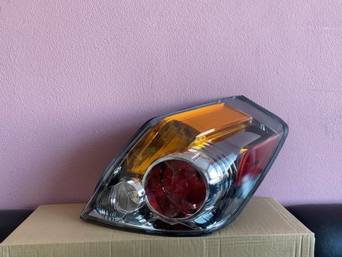 "Nissan Altima 2008" stop işığı — Bakı