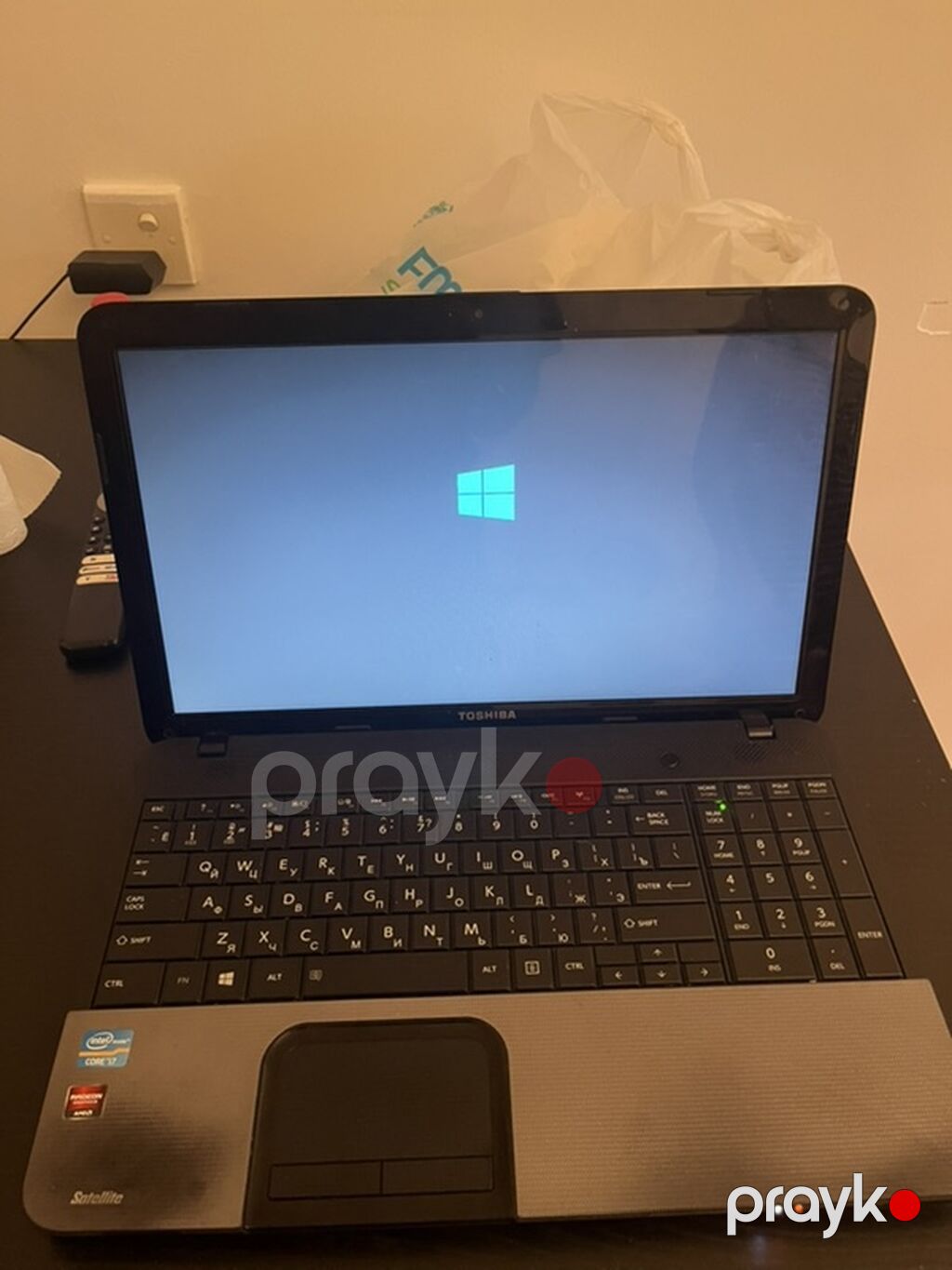 Toshiba Satellite noutbuku - Ekran: təxminən 15.6" LED, parlaq örtük — Toshiba, Bakı (2)