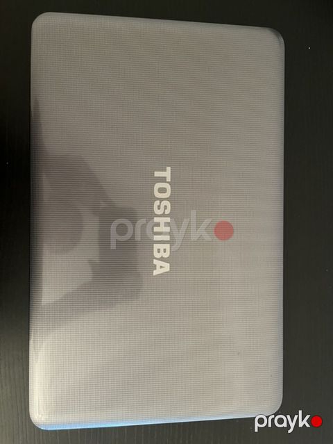 Toshiba Satellite noutbuku - Ekran: təxminən 15.6" LED, parlaq örtük — Bakı