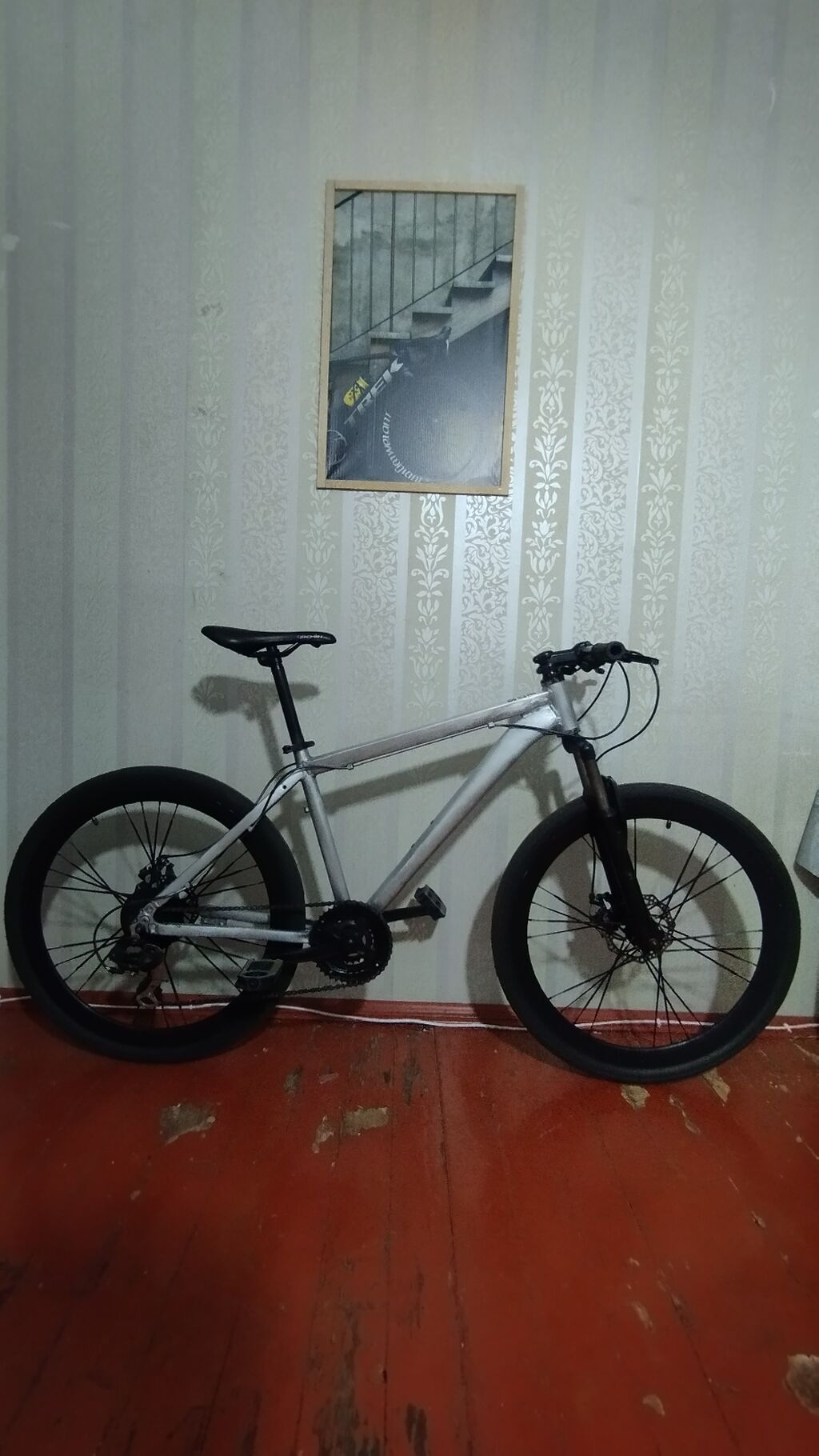 Şəhər/velosiped - Çərçivə: yüngül metal hardtail, daxili kabel keçidi — Yol velosipedləri, Sumqayıt