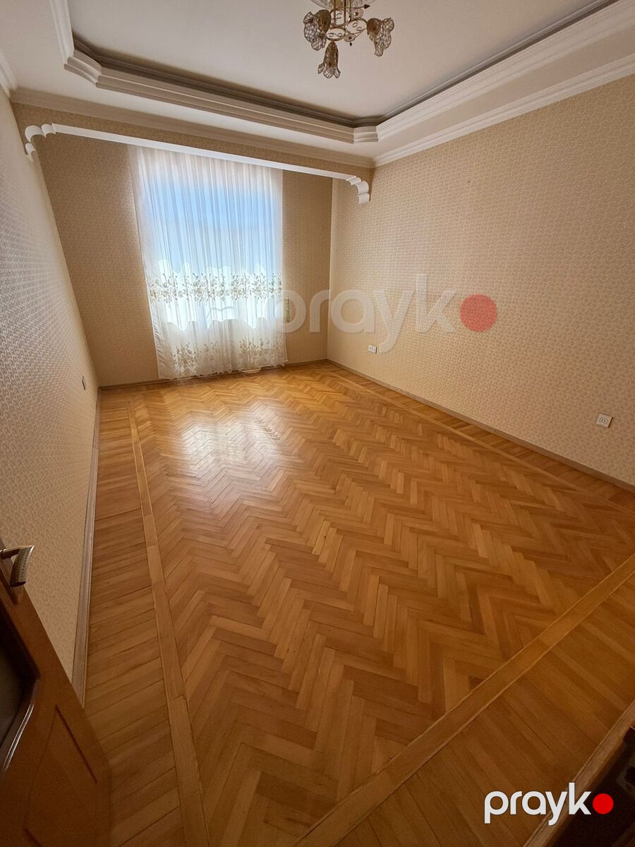 Satılır 5 otaqlı köhnə tikili 240 m² — Mənzil, Bakı (12)
