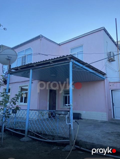 Satılır 13 otaqlı həyət evi/bağ evi 100 m² — Bakı