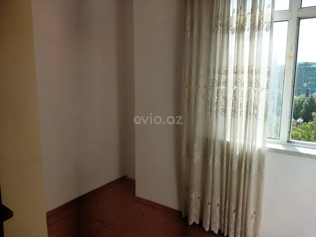 2 otaqlı orta təmirli mənzil satılır 8-ci mikrorayonda — Mənzil, Bakı (11)