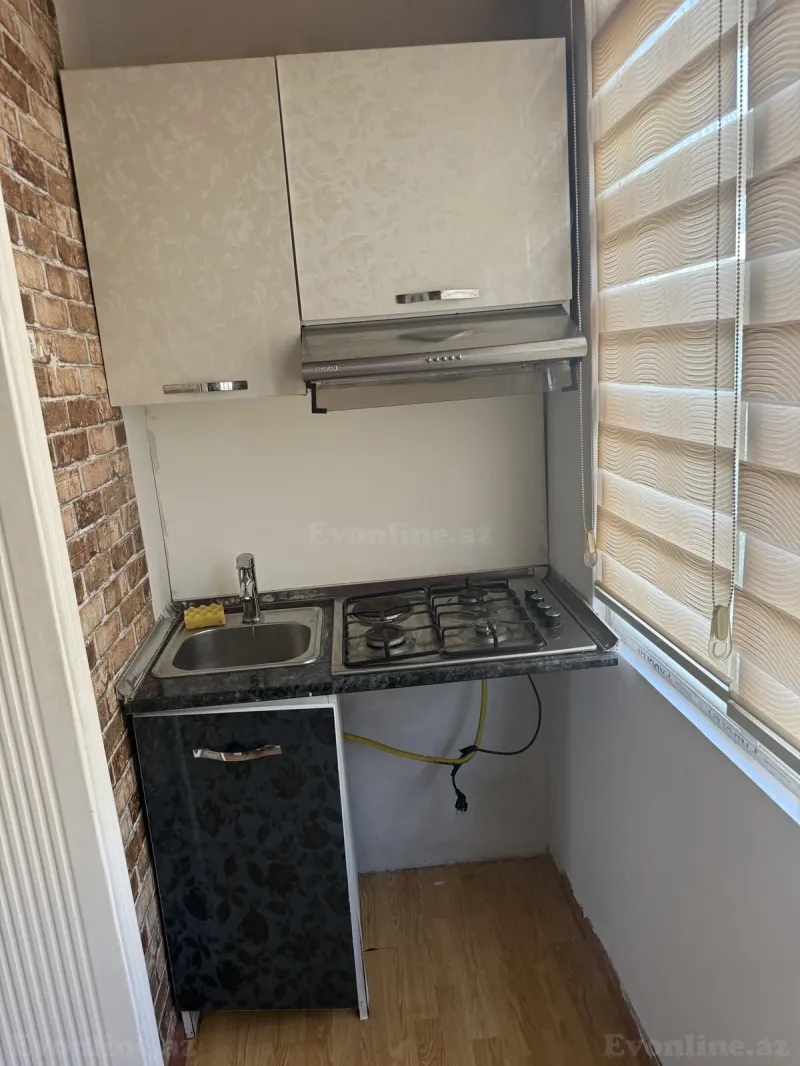 Satılır 2 otaqlı Mənzil Köhnə tikili 40 m² Bakı, Səbail r., Badamdar — Mənzil, Bakı (8)