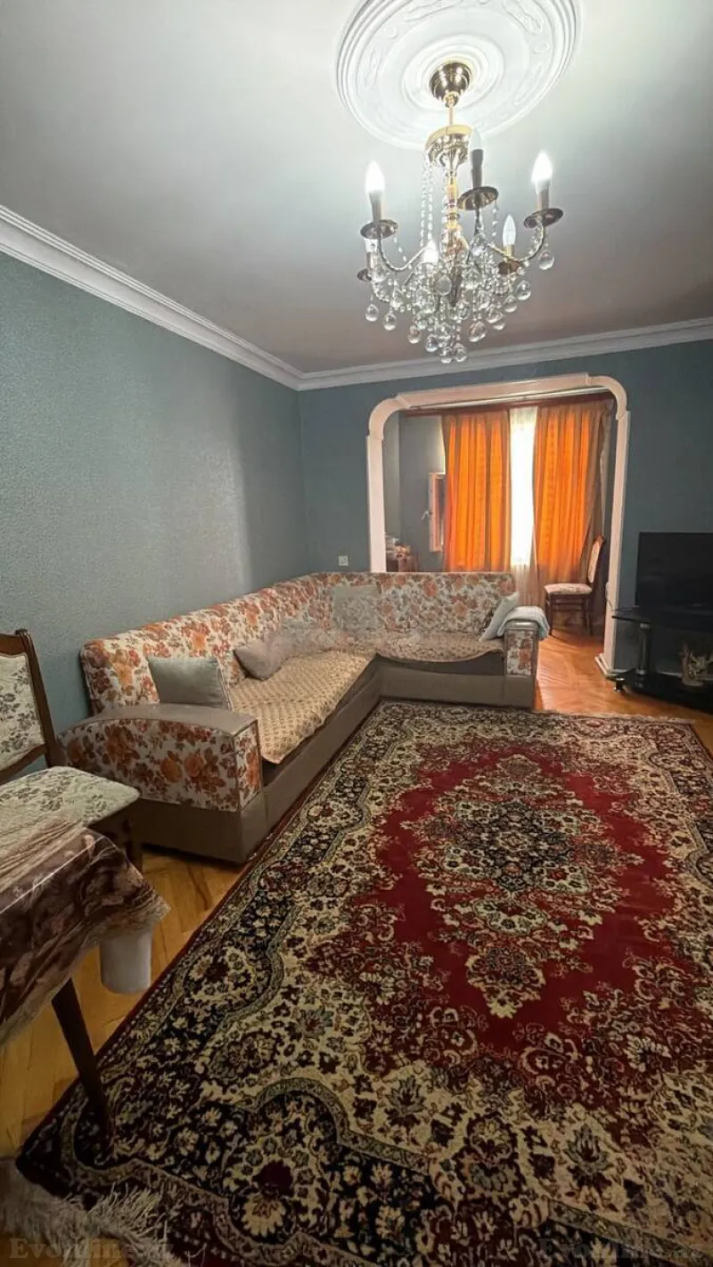 Satılır 3 otaqlı Mənzil Köhnə tikili 71 m² Bakı, Yasamal r., Elmlər Akademiyası m — Mənzil, Bakı (2)