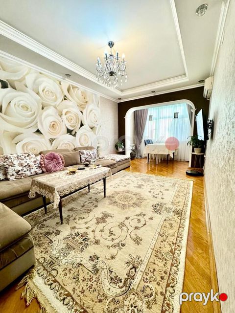 Satılır 3 otaqlı köhnə tikili 100 m² — Bakı