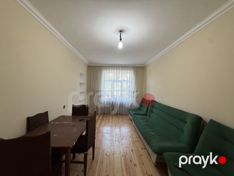Satılır 2 otaqlı köhnə tikili 60 m² — Bakı