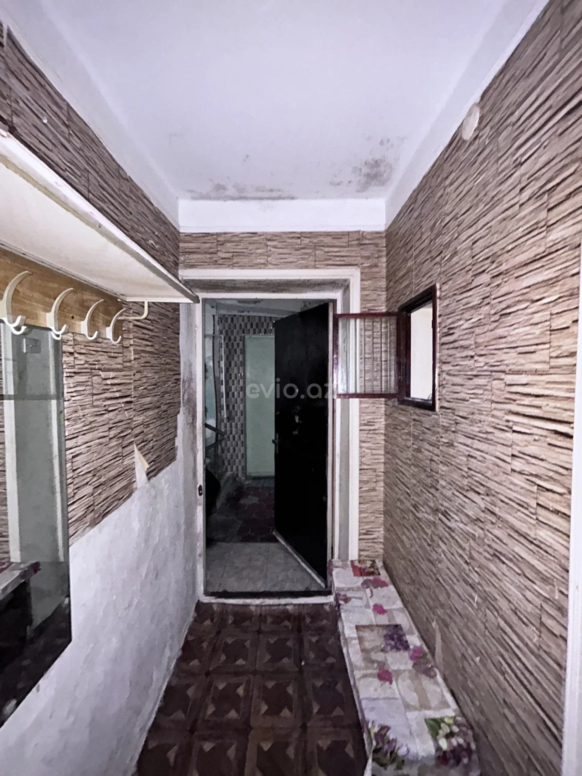 Kirayə 3 otaqlı mənzil Neftçilər metrosu yaxınlığında — Bakı
