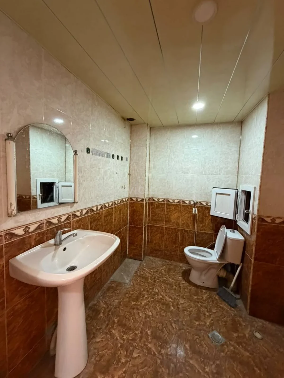 1 otaqlı orta təmirli mənzil satılır 8-ci kilometr qəsəbəsində — Mənzil, Bakı (10)