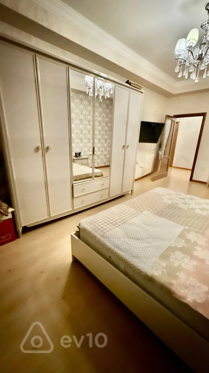 3 otaqlı mənzil, 190 m², Möhsün Sənani küç. — kirayə — Mənzil, Bakı (11)