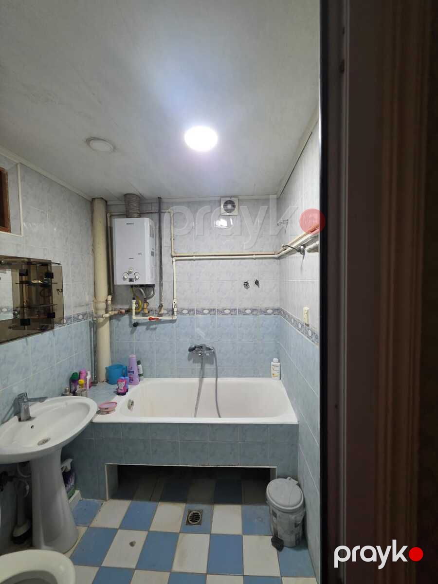 Satılır 1 otaqlı köhnə tikili 45 m² — Mənzil, Bakı (5)