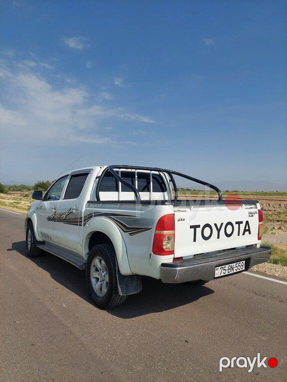 Toyota Hilux, 2.5 L, 2005 il, 136 000 km — Avtomobillər, Naxçıvan (4)