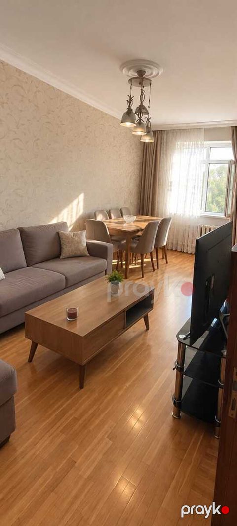 Satılır 3 otaqlı köhnə tikili 80 m² — Bakı