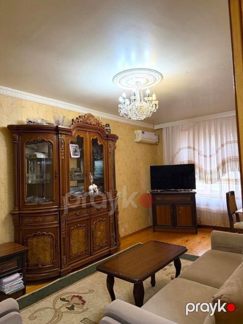 Satılır 2 otaqlı köhnə tikili 65 m² — Bakı