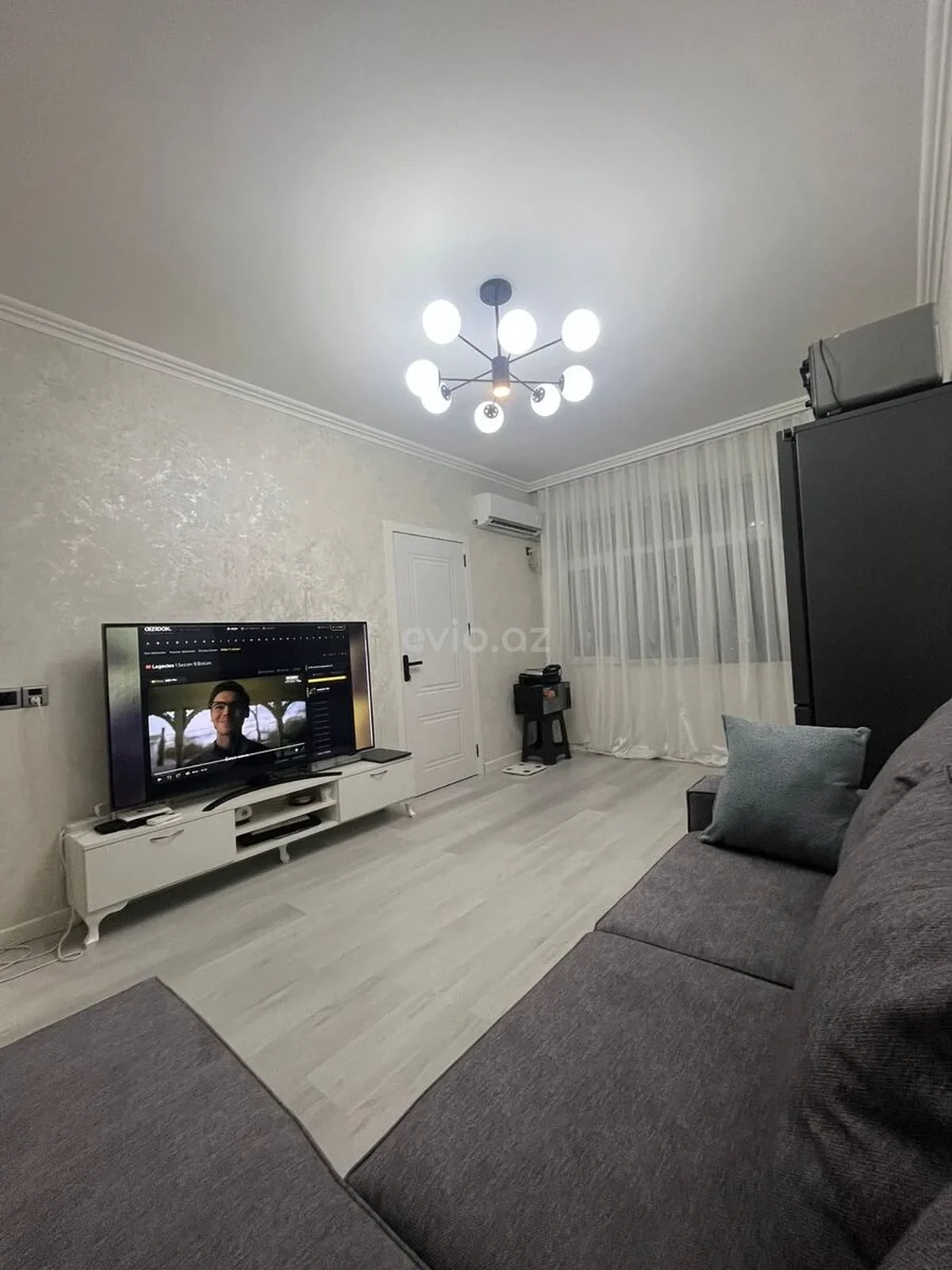 2 otaqlı tam təmirli mənzil satılır 1-ci mikrorayonda — Bakı