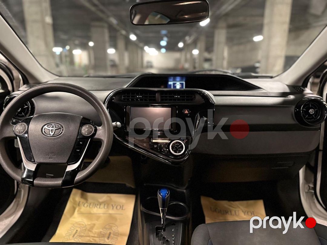 Toyota Aqua icarəsi — Avtomobil icarəsi, Bakı (5)
