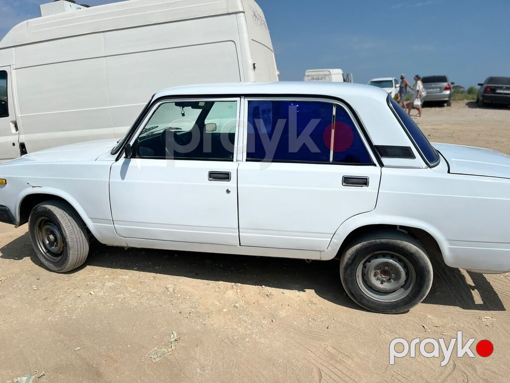Karopka bewden Atır VAZ 2107, ağ rəng, sedan kuzov. Texniki — Avtomobillər, Bakı (4)