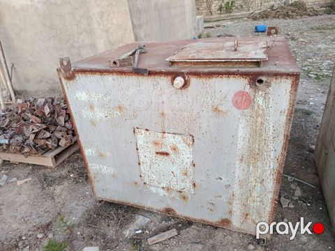 Bak, Metal, 1000 l l, İşlənmiş, Ünvandan götürmə — Bakı