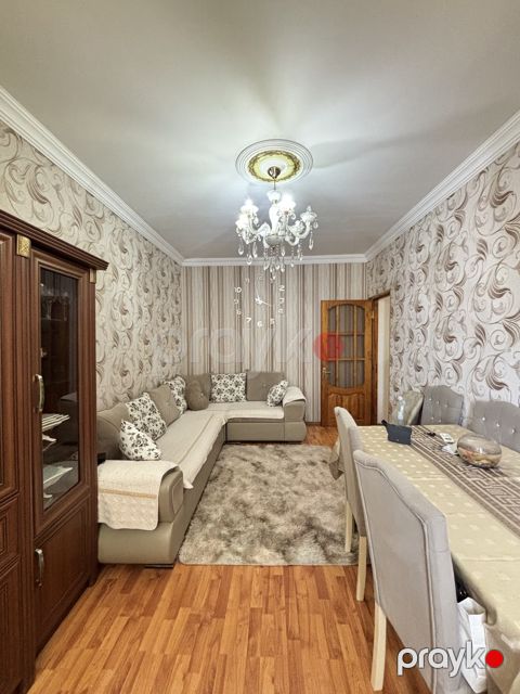 Satılır 2 otaqlı köhnə tikili 60 m² — Bakı