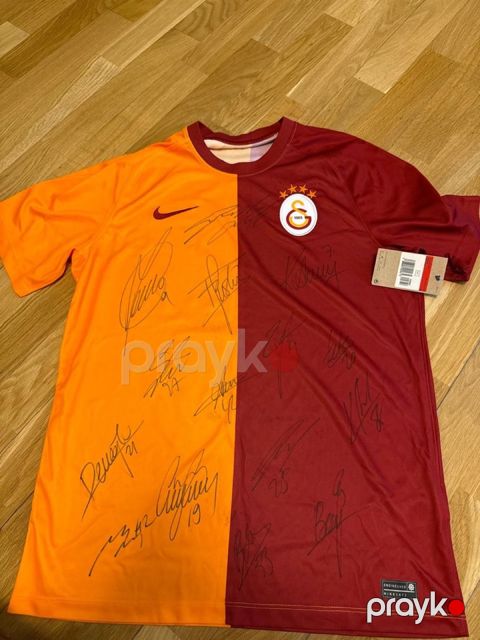 Galatasaray imzalı forma — Bakı