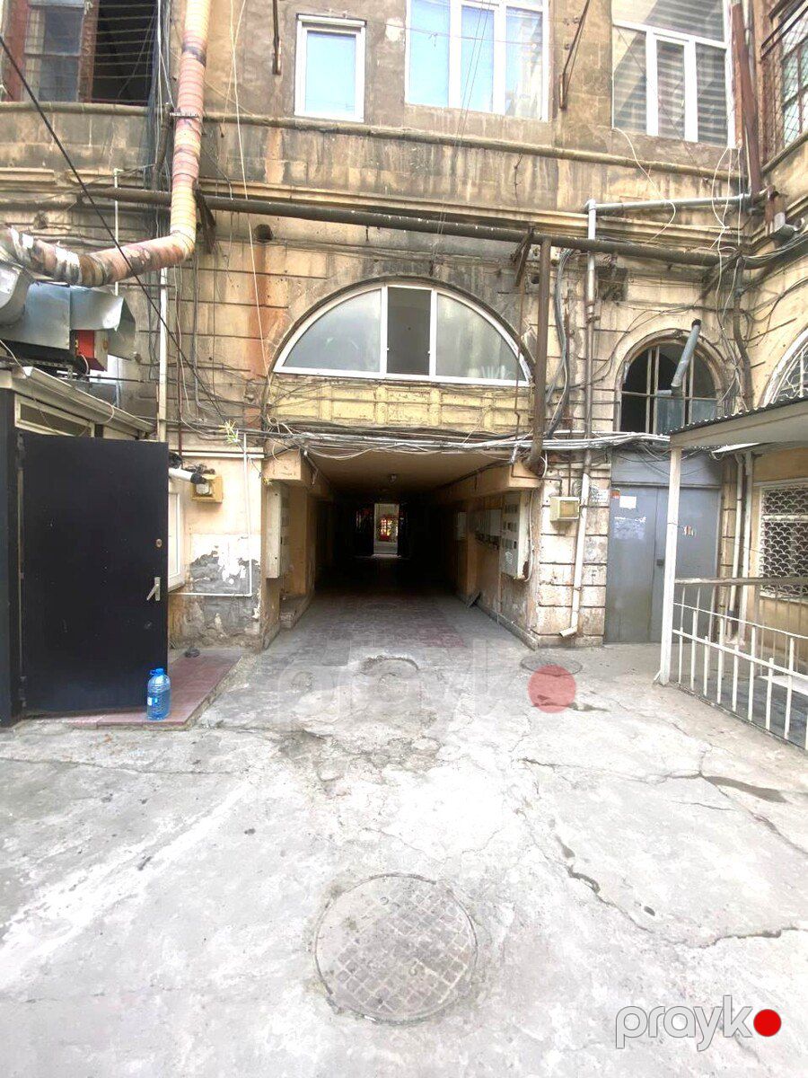 Satılır 2 otaqlı köhnə tikili 71 m² — Mənzil, Bakı (12)
